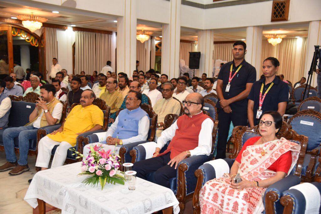 Lok Bhavan : भारत रत्न डॉ. भूपेन हजारिका की जन्मशताब्दी पर लोक भवन में सांस्कृतिक संध्या