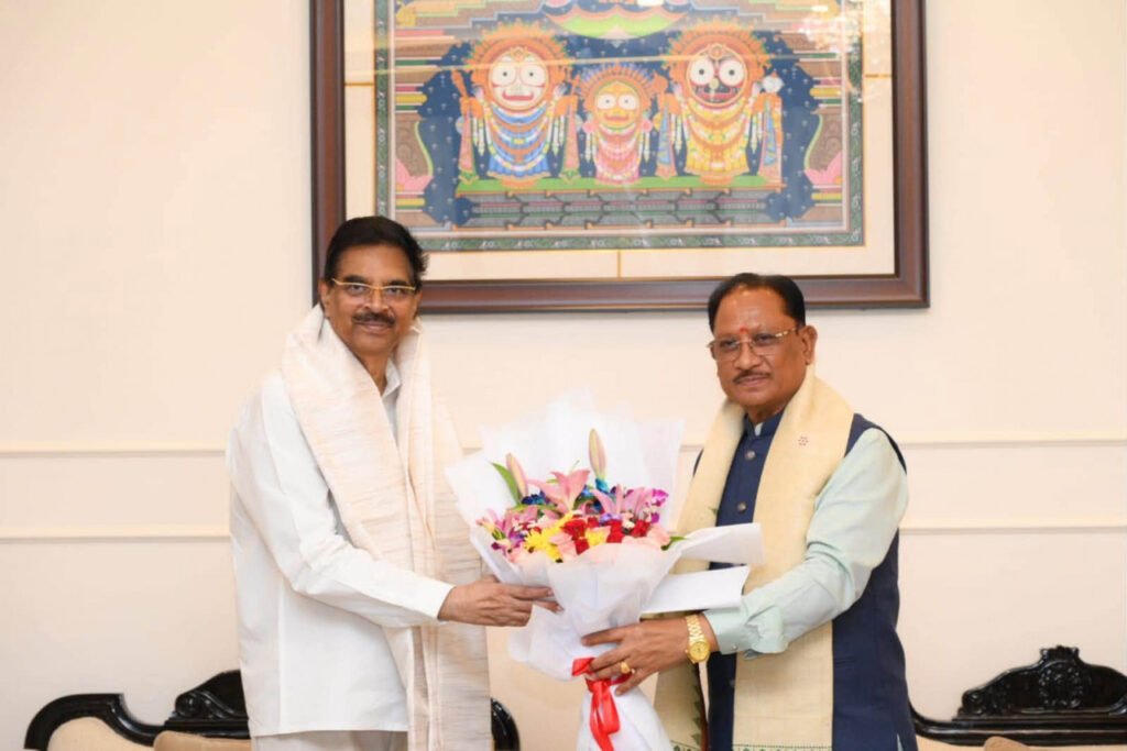 Courtesy Meet : मुख्यमंत्री विष्णु देव साय ने ओडिशा के राज्यपाल डॉ. हरि बाबू कंभमपति से की शिष्टाचार भेंट