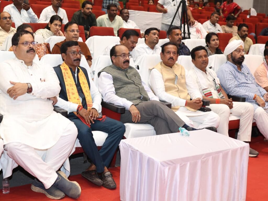 Seva Yatra : नमो सेवा-अनकही कहानियां, छात्रों ने प्रधानमंत्री नरेन्द्र मोदी के 25 वर्षों की सेवा यात्रा का किया मंचन