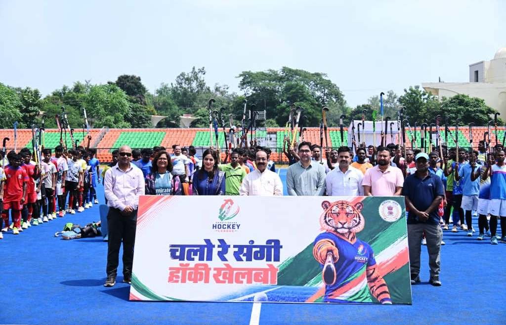 CG Hockey League : चयन ट्रायल के पहले दिन 223 खिलाड़ी उतरे मैदान पर, उप मुख्यमंत्री अरुण साव ने खिलाड़ियों से की मुलाकात, सरदार वल्लभ भाई पटेल अंतरराष्ट्रीय हॉकी स्टेडियम में पहले सीजन के लिए दो दिवसीय चयन ट्रायल शुरू