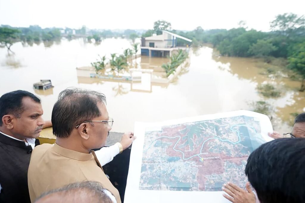 Bastar Flood : बाढ़ प्रभावित परिवारों को बड़ी राहत, CM विष्णु देव साय ने किया ₹10 हजार अतिरिक्त सहायता का ऐलान