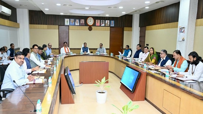 Chhattisgarh Cabinet: छत्तीसगढ़ कैबिनेट के 5 बड़े फैसले: युवाओं के लिए ₹500 करोड़ का मिशन; सरकारी कर्मचारियों की उम्र सीमा 45 साल, सिलेवार लिस्ट यहां देखें