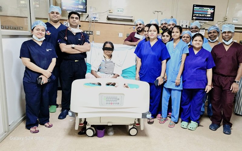 Ambedkar Hospital Raipur: 3 नसों में ब्लॉकेज, पंपिंग सिर्फ 40%! अम्बेडकर अस्पताल में 48 वर्षीय महिला की सफल बाईपास सर्जरी