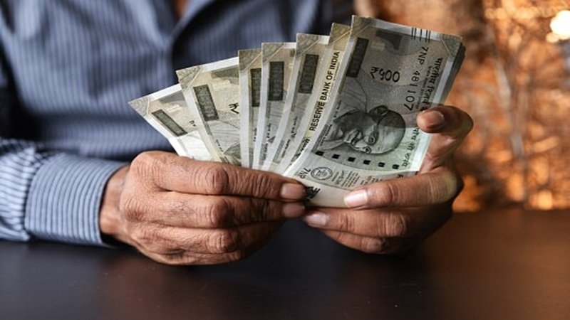 FD Rule Change: 1 अक्टूबर से बदलेंगे FD के नियम, ₹3 करोड़ से ज्यादा की जमा पर असर; ब्याज दरों को लेकर RBI का नया अपडेट