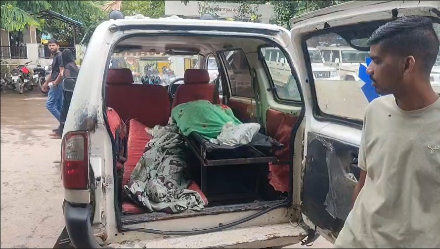 Rewa Double Murder: रीवा में आधी रात दोहरा हत्याकांड, पति ने पत्नी-बेटी को मूसल से मारा; आरोपी गिरफ्तार, देखें VIDEO