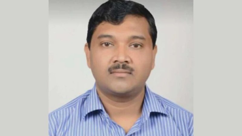 Hemchand Yadav University: दुर्ग में बड़ा प्रशासनिक बदलाव! विवादों में घिरे कुलसचिव भूपेंद्र कुलदीप हटाए गए, डॉ. अनिल पांडेय को मिली बड़ी जिम्मेदारी