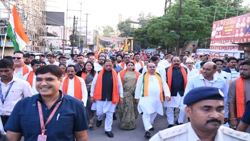 Nasha Mukti Padyatra: CM साय ने थामा नशामुक्ति का कदम, देवेंद्र नगर से लाल चौक तक पदयात्रा; पुरन्दर मिश्रा के 28वें अभियान को मिली नई ऊर्जा