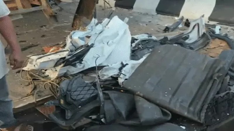 Kerala NH-66 Accident: खड़ी लॉरी से टकराई कार, 8 इंजीनियरिंग छात्रों की दर्दनाक मौत; काट कर निकाला सभी शव VIDEO
