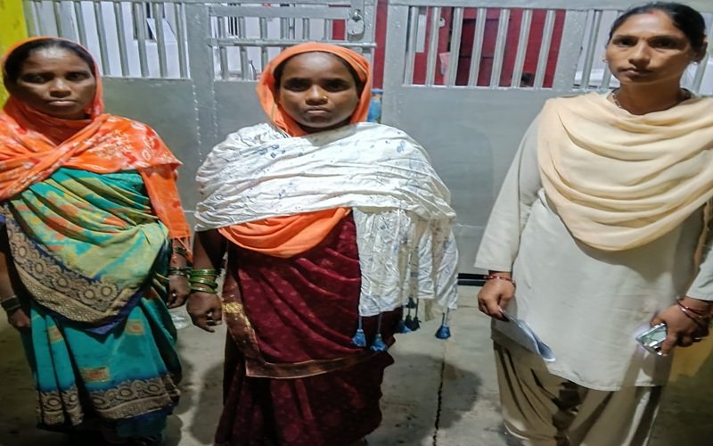 Raigarh PDS Scam: चावल-नमक-शक्कर में ₹31.75 लाख की गड़बड़ी! ई-पॉस में फिंगर लगवाकर राशन नहीं देने का आरोप, 2 महिलाएं गिरफ्तार