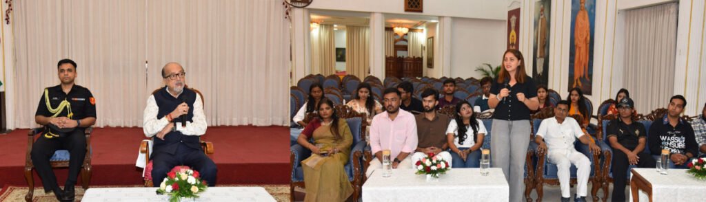 CG Governor :  दिल्ली से आए 41 सोशल मीडिया इन्फ्लुएंसर ने राज्यपाल से की मुलाकात, बस्तर के विकास और पर्यटन संभावनाओं को देखा, बस्तर की बदली तस्वीर को देश दुनिया तक पहुंचाएं सोशल मीडिया इन्फ्लुएंसर – राज्यपाल डेका