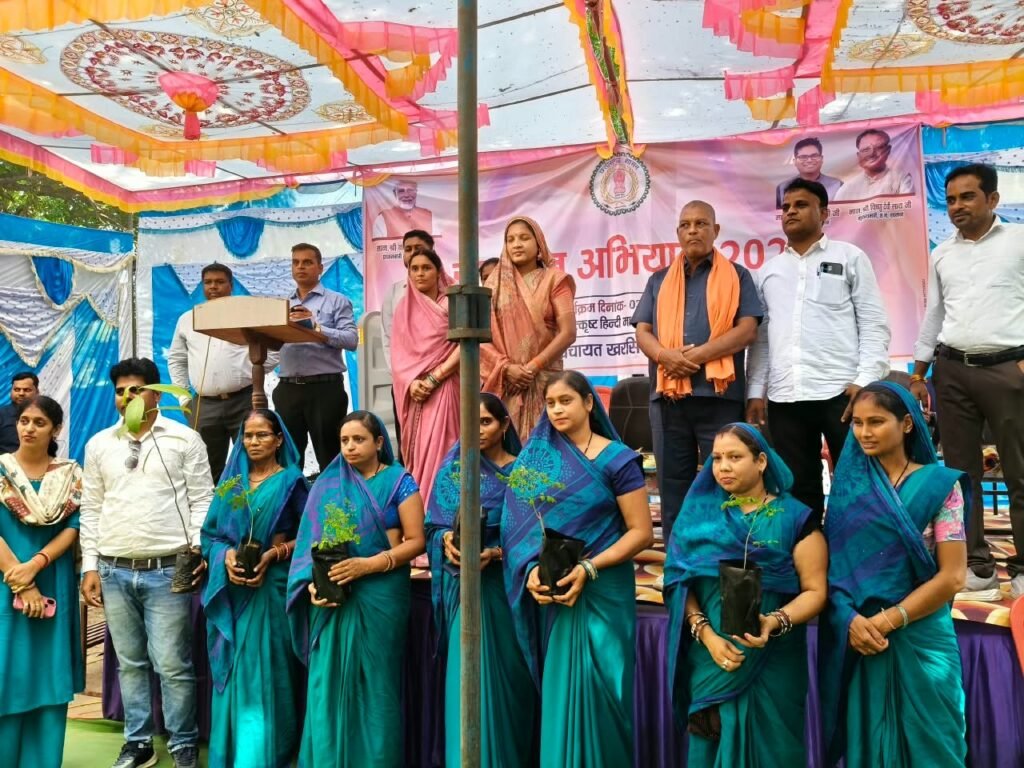 Seva Sankalp शिविर में बी-1 और आबादी पट्टे वितरित, मुरा में फौती नामांतरण के बाद ग्रामीणों को मिले अद्यतन राजस्व अभिलेख