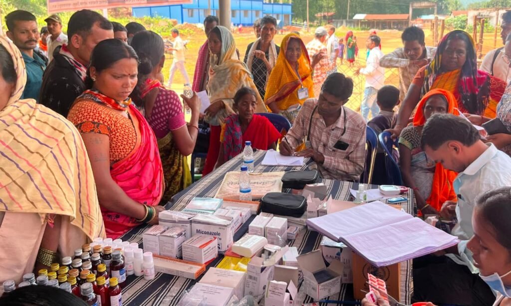 Seva Sankalp : नारायणपुर में ‘सेवा संकल्प‘ की अनूठी मिसाल, छोटेडोंगर और कोहकामेटा के सेवा सेतु शिविरों में 331 ग्रामीण हुए लाभान्वित’, ’एक ही छत के नीचे मिलीं शासन की विभिन्न जनकल्याणकारी योजनाएं’
