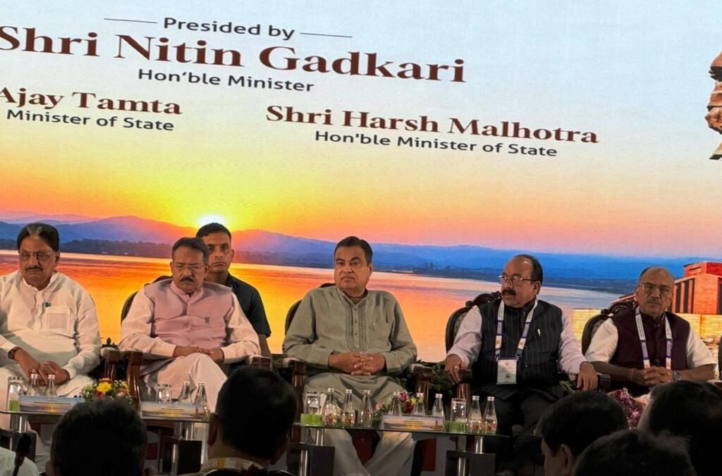 Two-day National Session : उप मुख्यमंत्री अरुण साव सड़क एवं राष्ट्रीय राजमार्ग पर राष्ट्रीय चिंतन शिविर में हुए शामिल, विभिन्न राज्यों के सड़क निर्माण से जुड़े विभागों के मंत्री, अधिकारी, विशेषज्ञ एवं नीति निर्माता भूमि अधिग्रहण में तेजी, परियोजना क्रियान्वयन, सुरक्षित डिजाइन और गुणवत्ता पर करे रहे मंथन