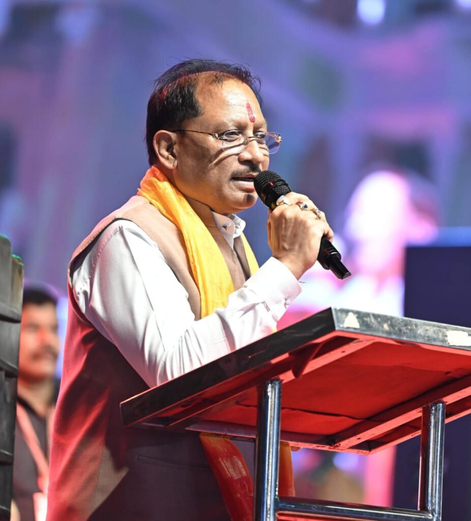 CG Garba Festival : मुख्यमंत्री साय रायपुर में आयोजित विभिन्न गरबा महोत्सवों में हुए शामिल, दुर्गा पूजा पंडालों में किए माता के दर्शन, माताओं-बहनों का सम्मान, सुरक्षा और आर्थिक सशक्तिकरण हमारी सरकार की सर्वाेच्च प्राथमिकता: मुख्यमंत्री