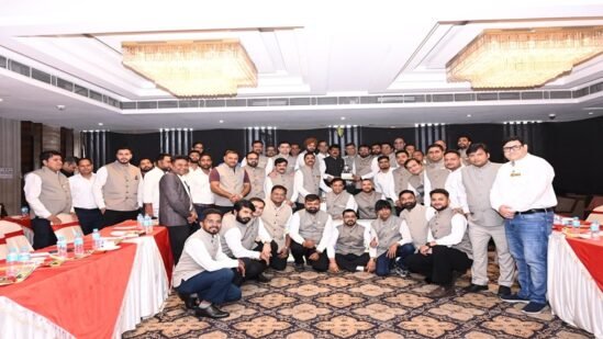 YUVA CAIT की बिजनेस मीट में पहुंचे संजय श्रीवास्तव; व्यापारियों से संवाद कर बोले- सहयोग से व्यापार को मिलेगी नई गति