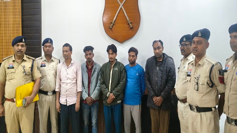 Thief Arrested: शक्कर की बोरी में छिपाया GPS ट्रैकर, चोरी करते ही फंसा गिरोह! 5 आरोपी गिरफ्तार, ₹38.60 लाख की संपत्ति जब्त