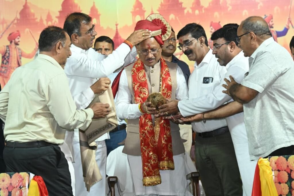 Navratri 2026 : मुख्यमंत्री विष्णुदेव साय राजधानी रायपुर के विभिन्न गरबा एवं नवरात्रि महोत्सवों में हुए शामिल, प्रदेशवासियों को दी नवरात्रि की शुभकामनाएं, माता कौशल्या की पावन धरती छत्तीसगढ़ में शक्ति आराधना की समृद्ध परंपरा, देवी शक्तिपीठ हमारी आस्था और संस्कृति की अमूल्य धरोहर