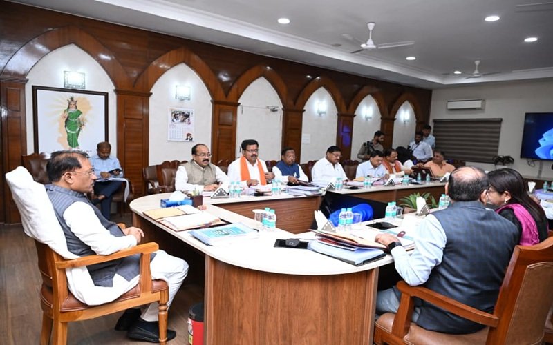 CG Cabinet Big Decisions: किसानों से ₹3100 में धान खरीदी, ₹8,000 करोड़ की रेल परियोजना को मंजूरी; साय कैबिनेट के 19 बड़े फैसले; क्रमवार यहां देखें