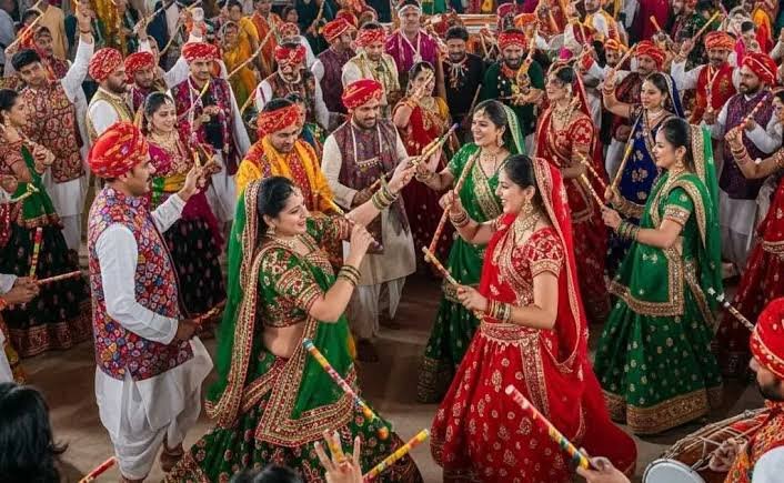 Salim Raj Statement: गरबा में मुस्लिम युवाओं की एंट्री पर सलीम राज का बड़ा बयान, बोले- मां-बहन-बेटियों के साथ आएं; ID जांच की भी मांग