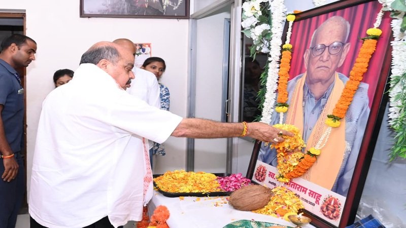 MLA Purandar Mishra: स्व. चिंताराम साहू की प्रथम पुण्यतिथि पर विधायक पुरंदर मिश्रा ने दी श्रद्धांजलि; बोले- स्मृतियां सदैव रहेंगी जीवंत