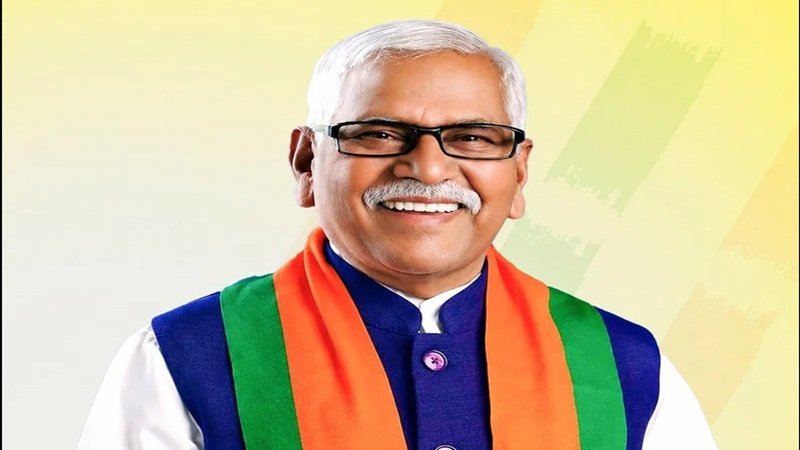 Ahiwara MLA: छत्तीसगढ़ राजनीति से दुखद खबर: भाजपा विधायक डोमनलाल कोर्सेवाड़ा का निधन, हैदराबाद अस्पताल में ली अंतिम सांस; पत्नी को अभी नहीं बताई गई बात
